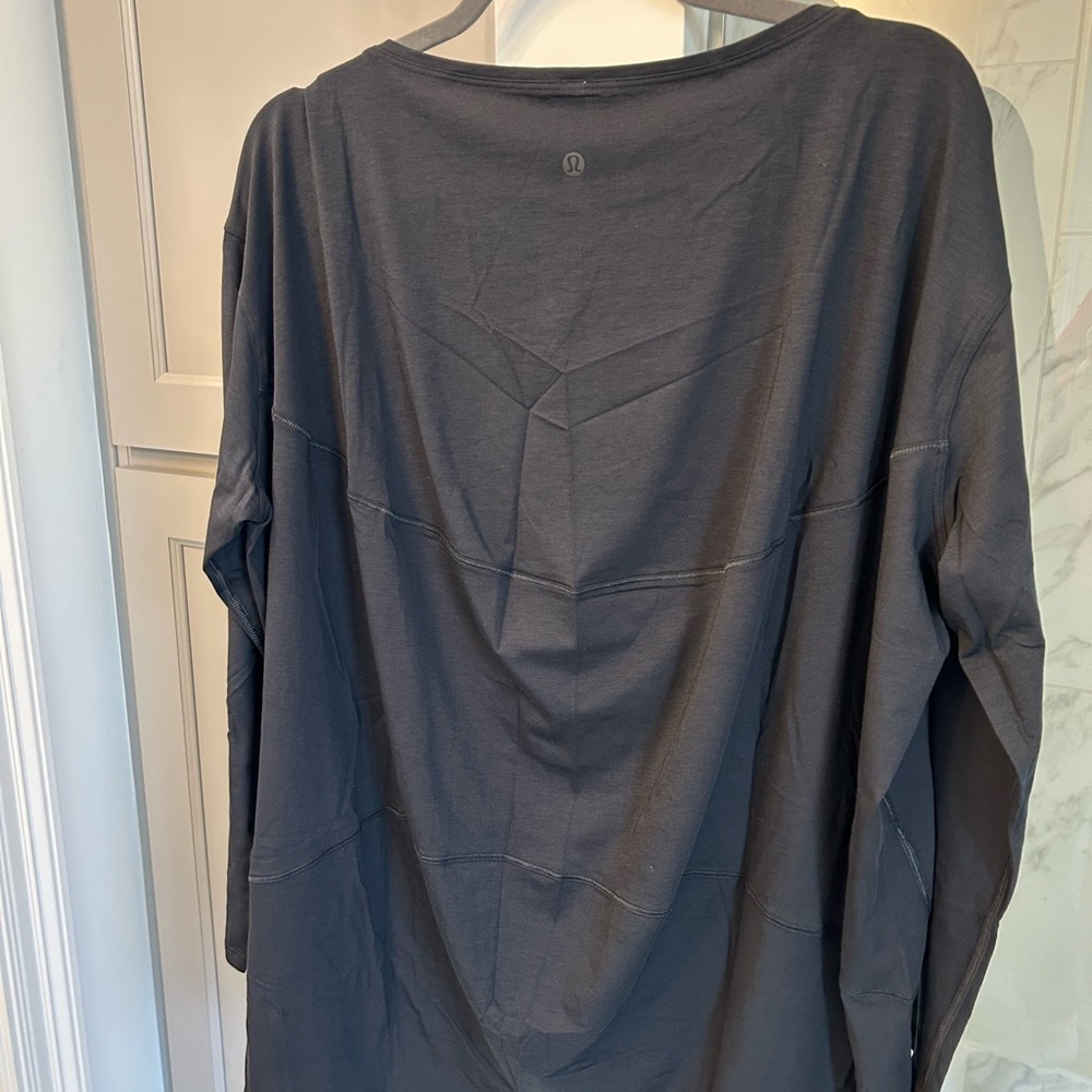 Lululemon back in action long sleeve shirt.